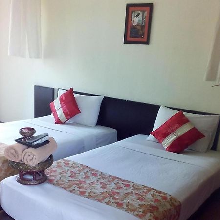 Baan Pim Hotel Чиангмай Екстериор снимка