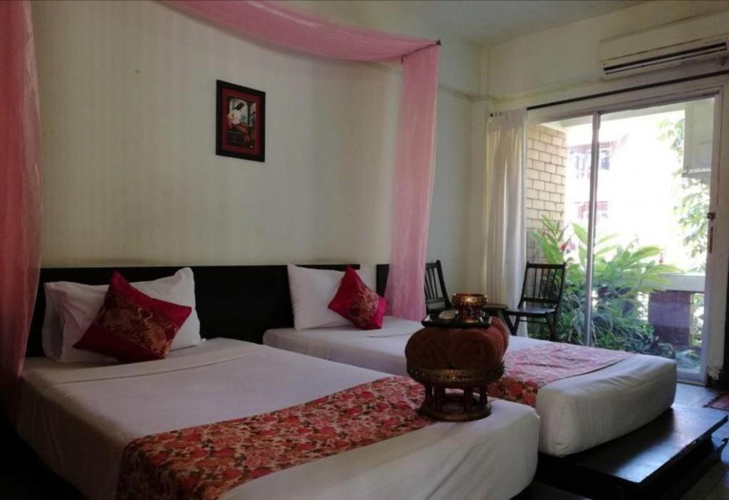 Baan Pim Hotel Чиангмай Екстериор снимка